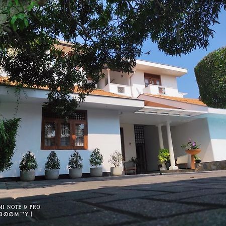 Suriya Arana Bed & Breakfast Negombo Luaran gambar