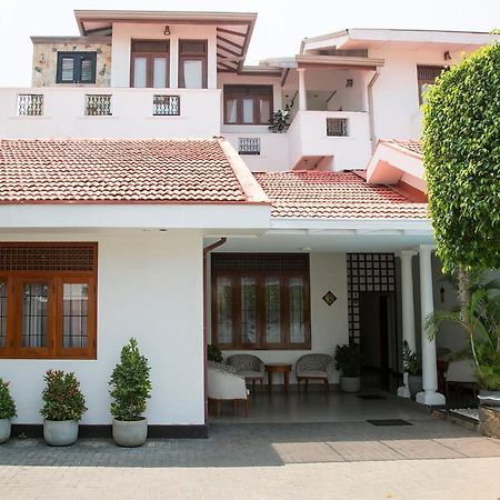Suriya Arana Bed & Breakfast Negombo Luaran gambar