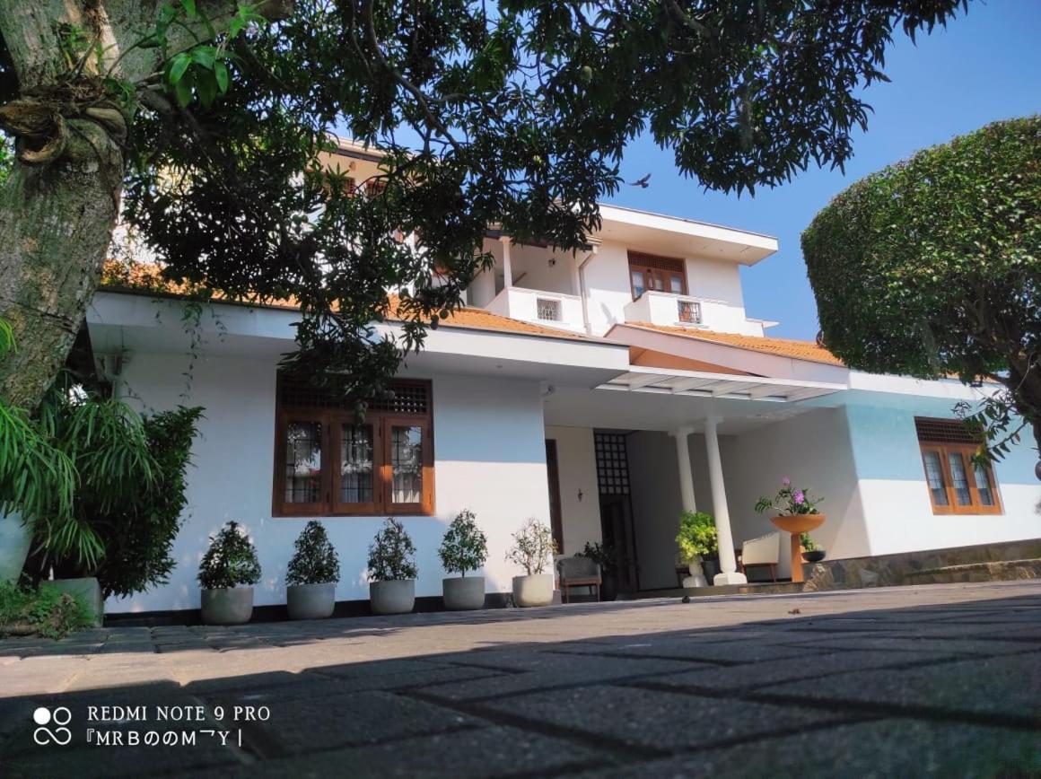 Suriya Arana Bed & Breakfast Negombo Luaran gambar