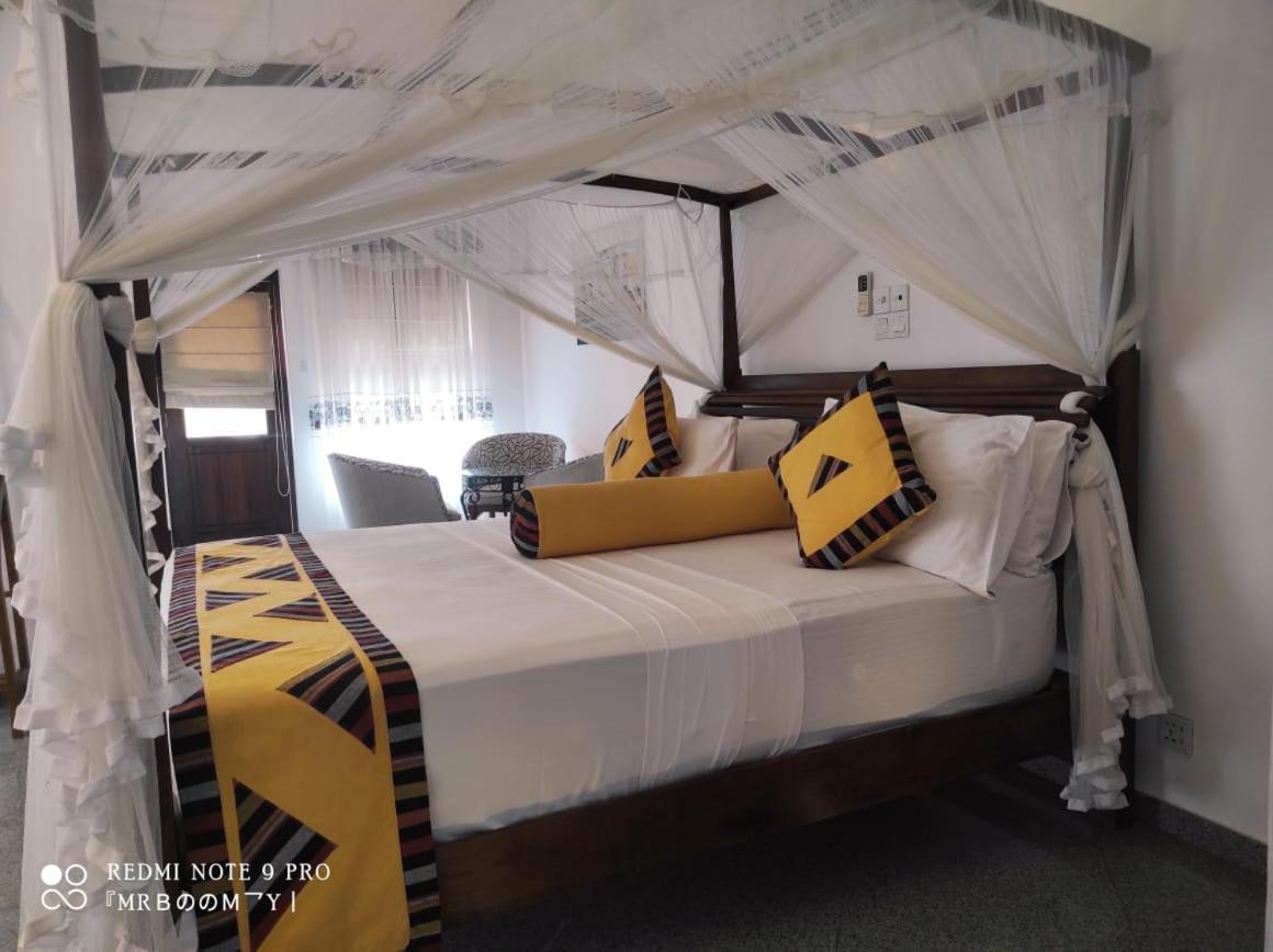 Suriya Arana Bed & Breakfast Negombo Luaran gambar