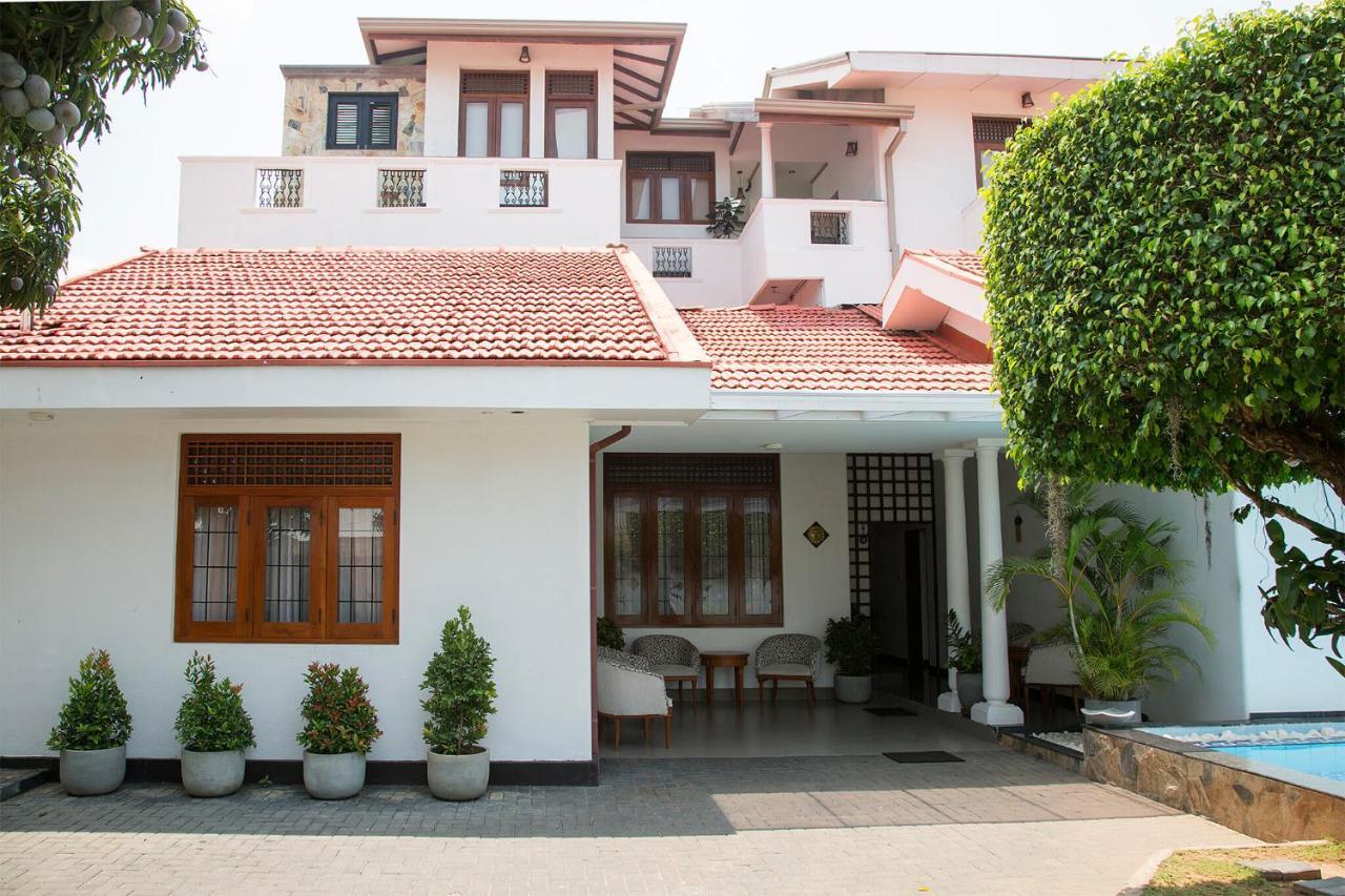Suriya Arana Bed & Breakfast Negombo Luaran gambar