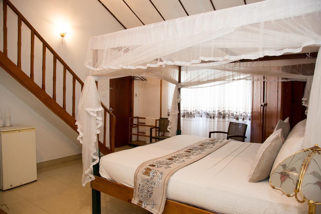 Suriya Arana Bed & Breakfast Negombo Luaran gambar