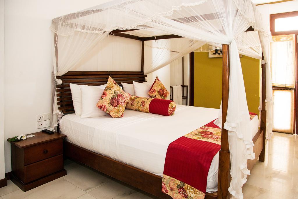 Suriya Arana Bed & Breakfast Negombo Luaran gambar