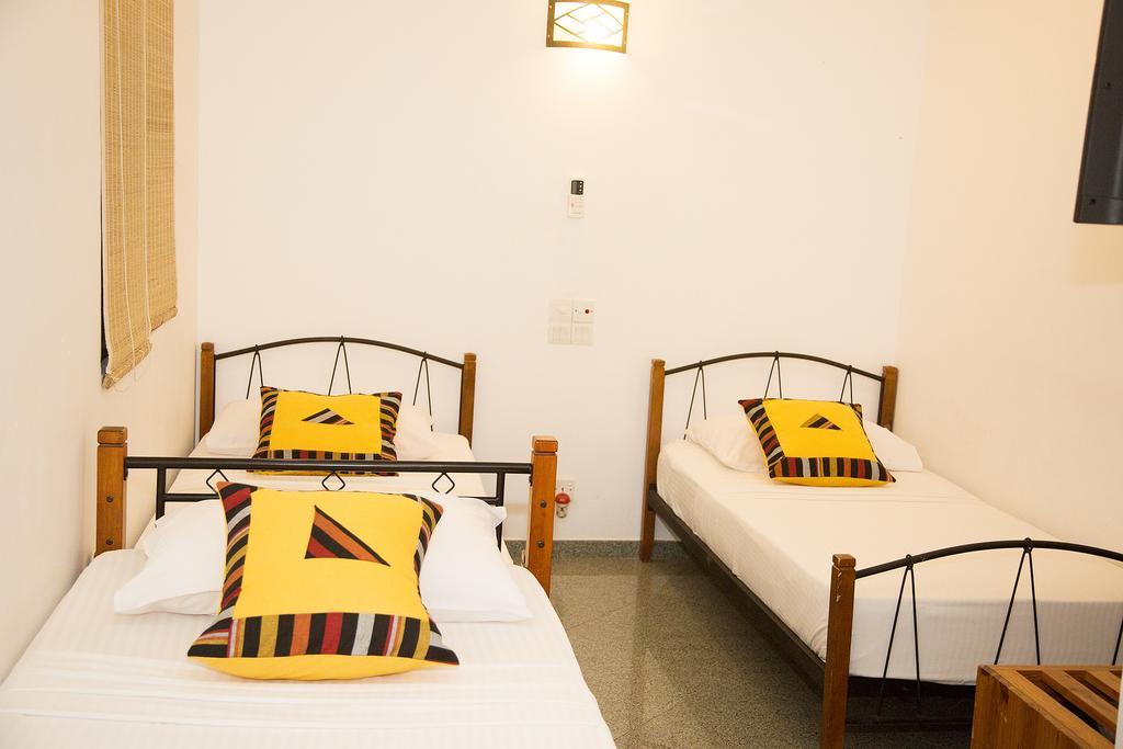 Suriya Arana Bed & Breakfast Negombo Luaran gambar