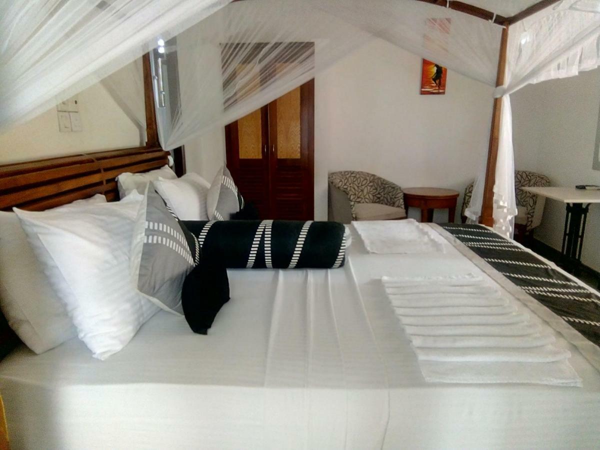 Suriya Arana Bed & Breakfast Negombo Luaran gambar