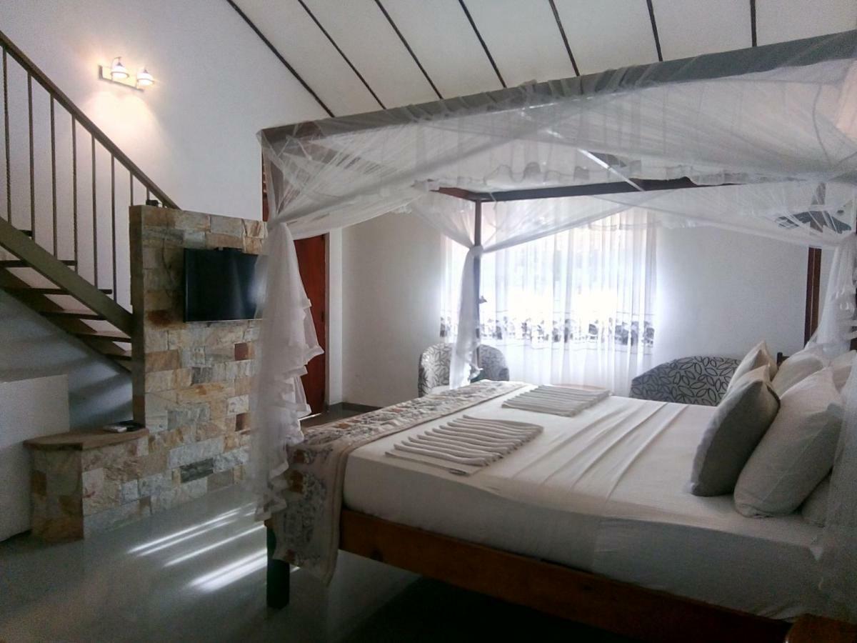 Suriya Arana Bed & Breakfast Negombo Luaran gambar